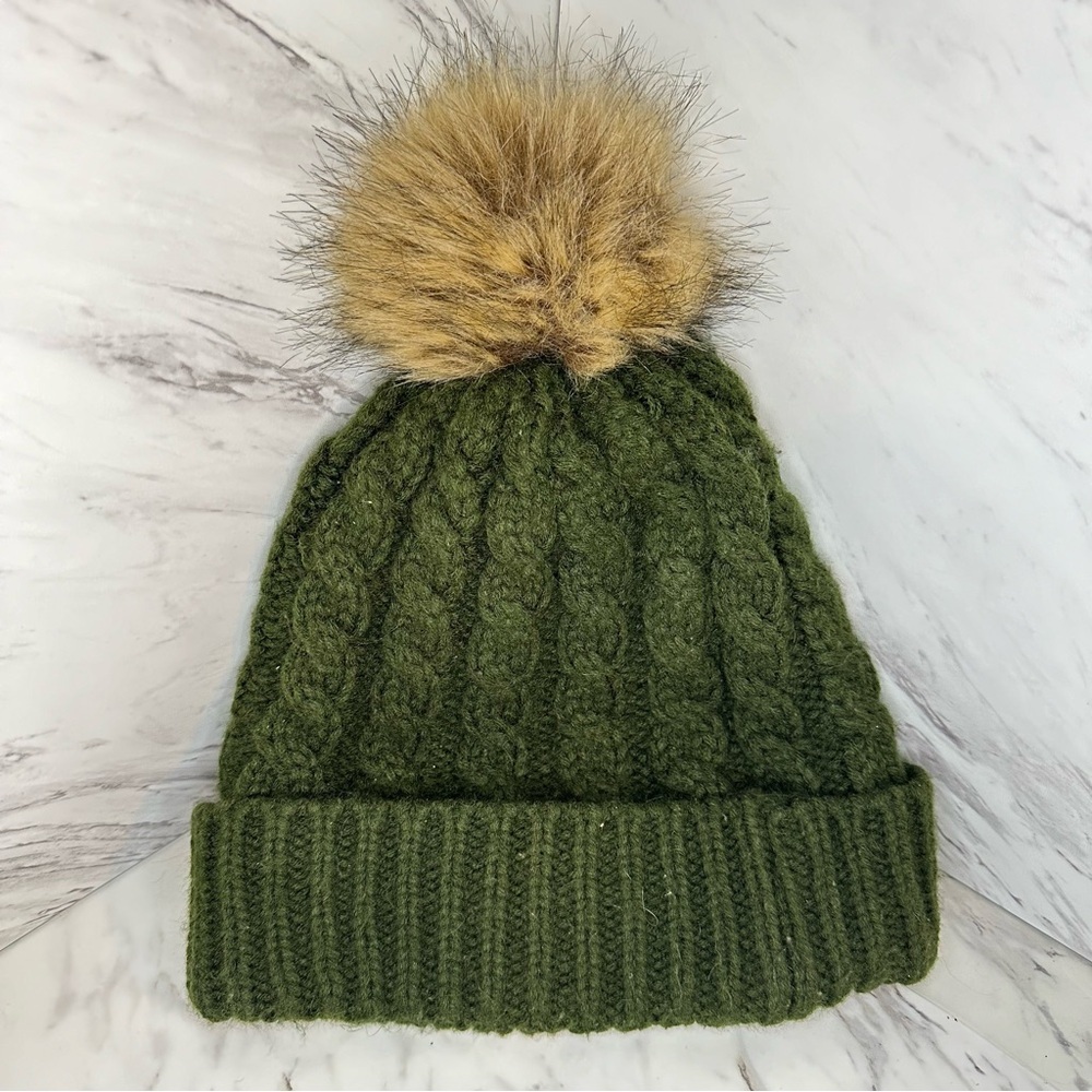 Cable Knit Beanie with Faux Fur Pom Pom – Forest Green – O/S